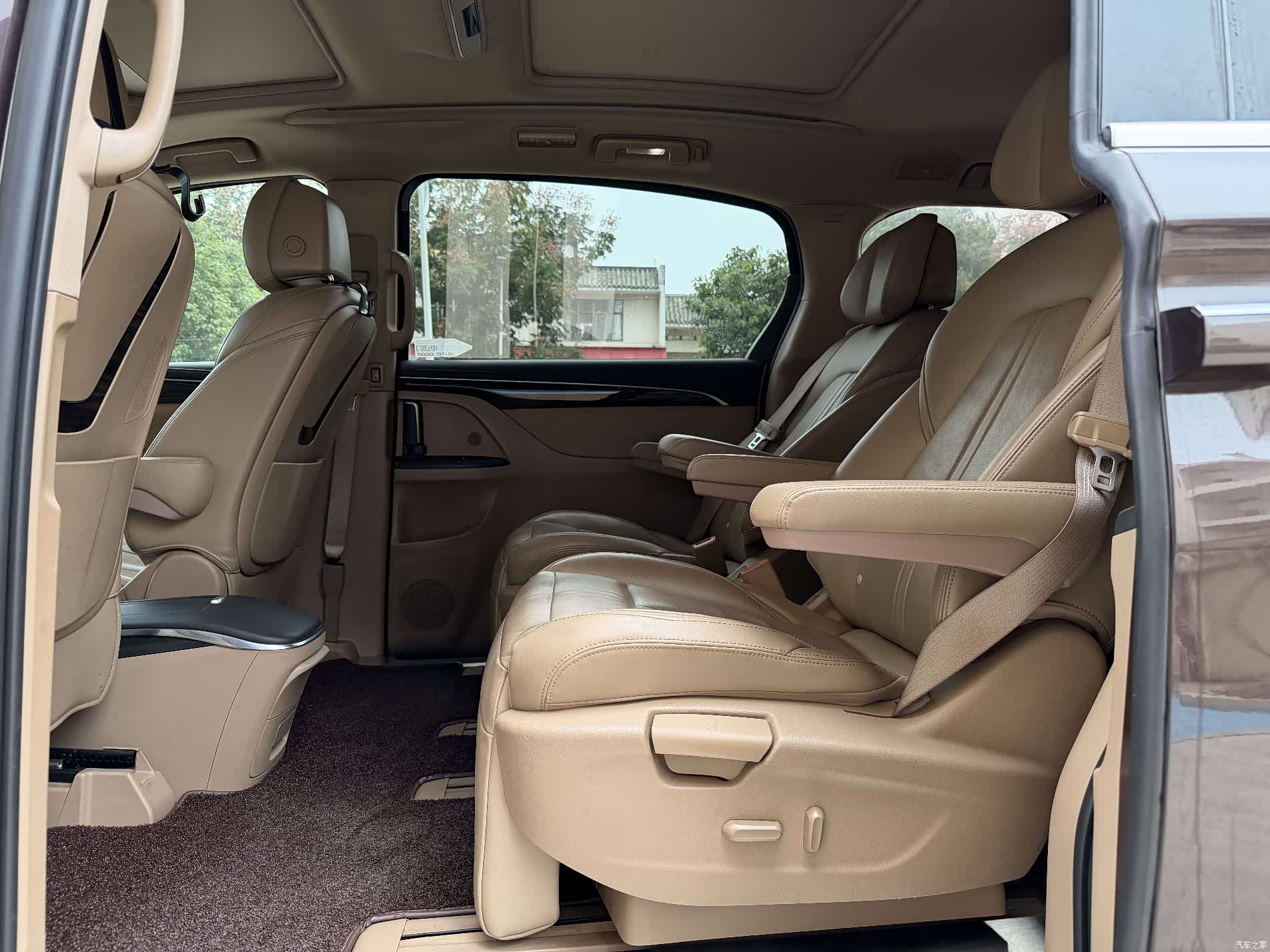 Buick GL8, 2019 10