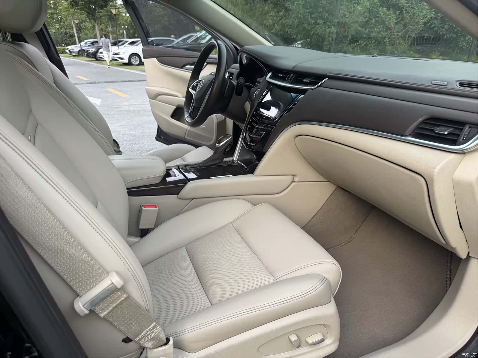 Cadillac XTS, 2015 10