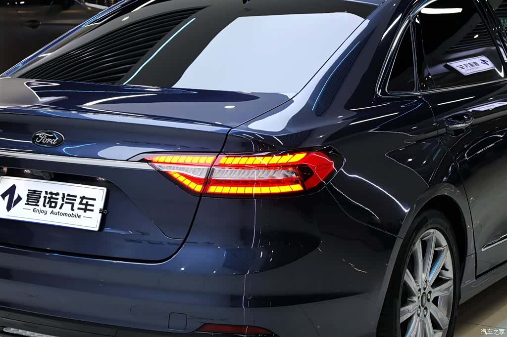 Ford Taurus, 2022 15