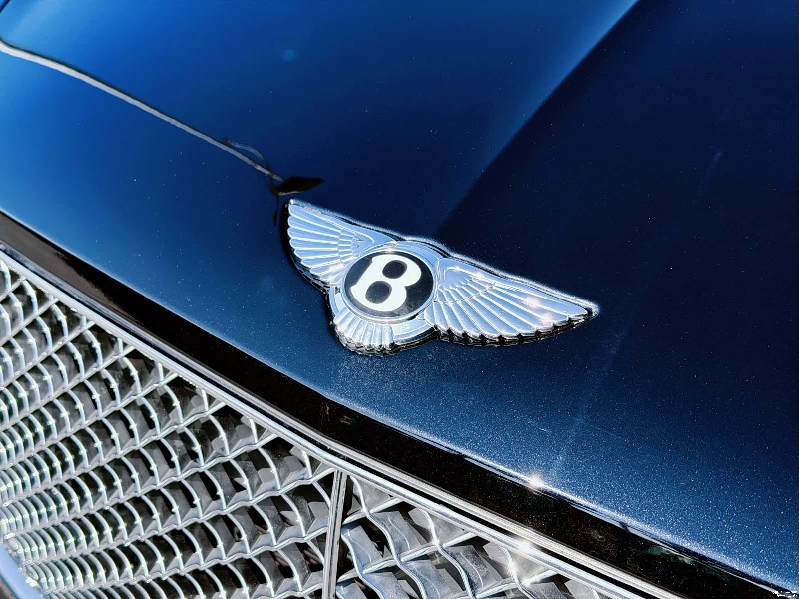 Bentley Bentayga, 2021 23