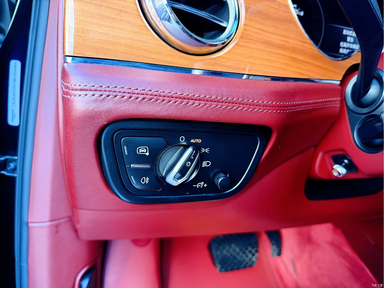 Bentley Bentayga, 2021 50
