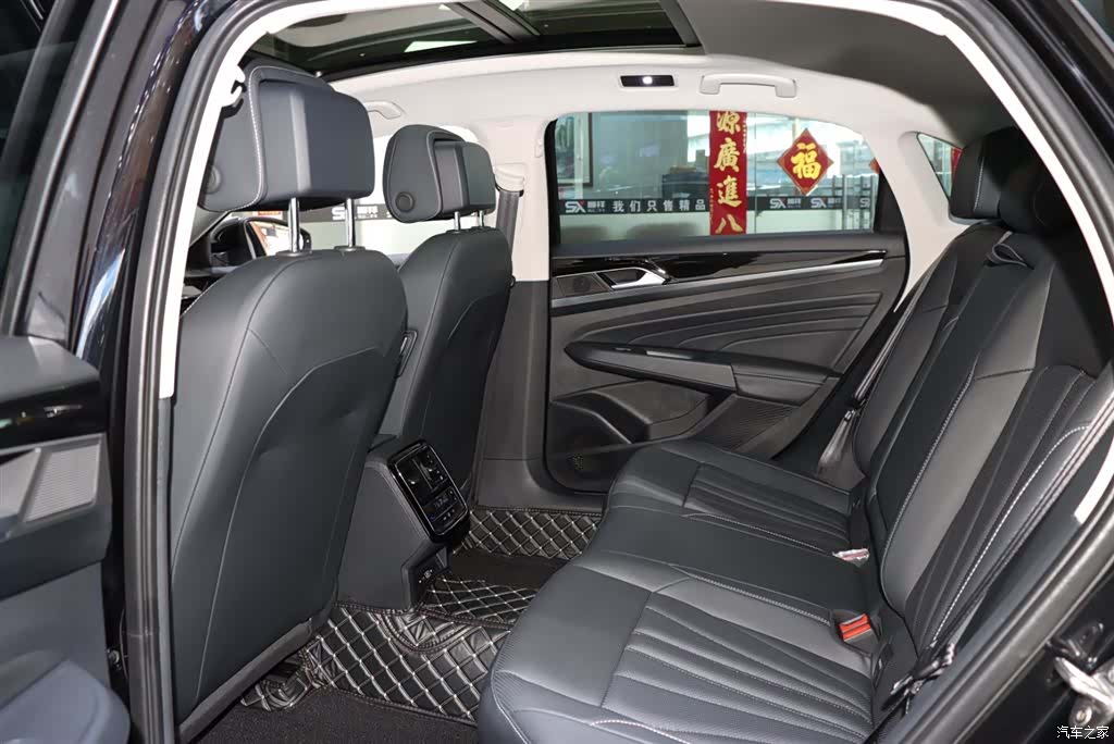 Volkswagen Passat, 2025 10