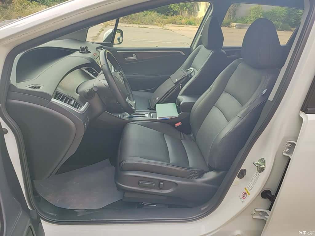 Honda Jade, 2015 11