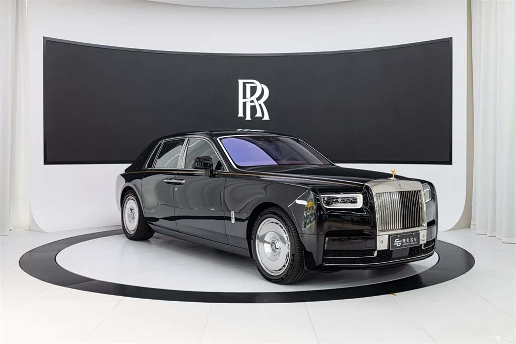 Rolls-Royce Phantom, 2019 3