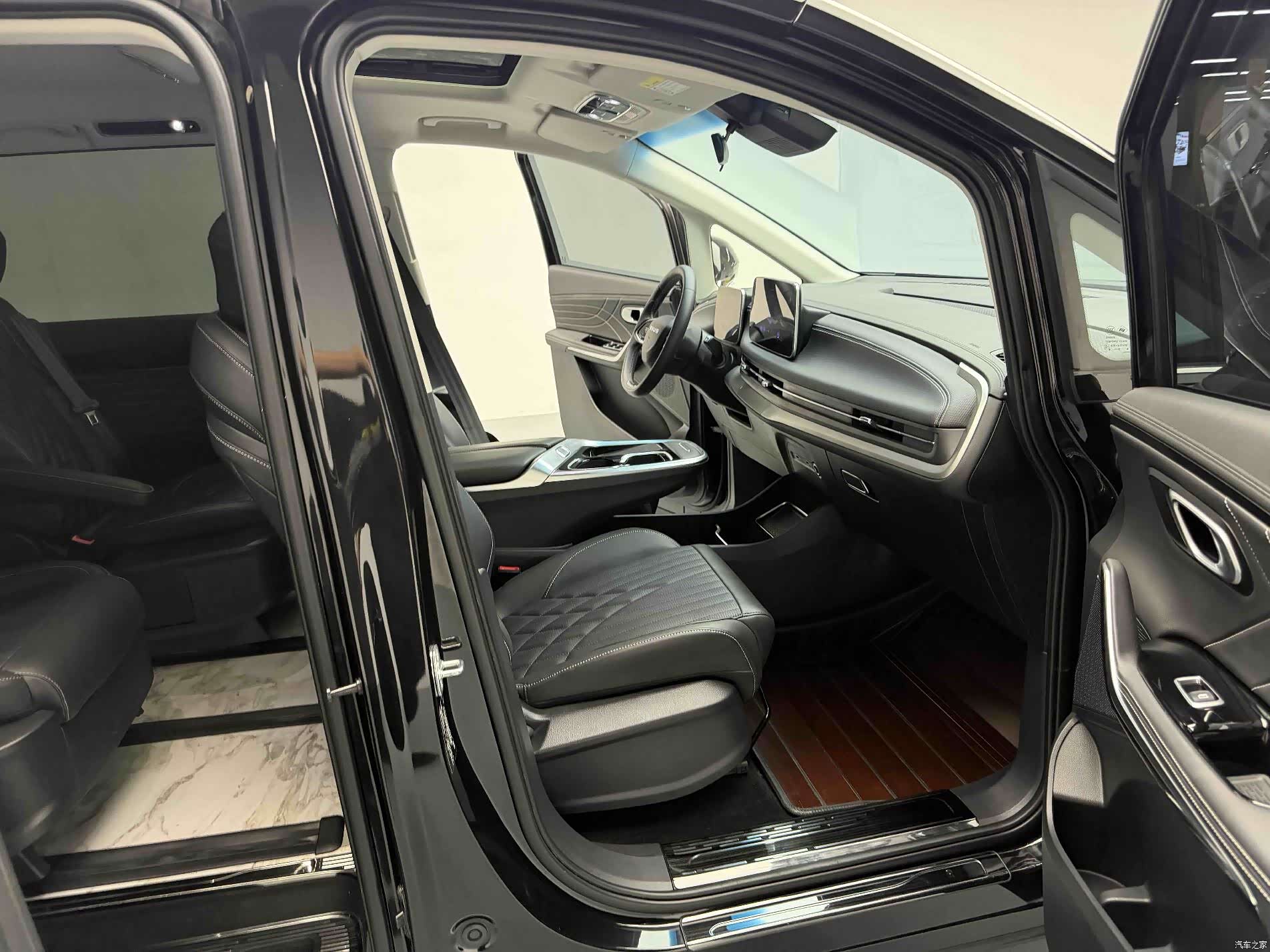 Maxus G90, 2023 2