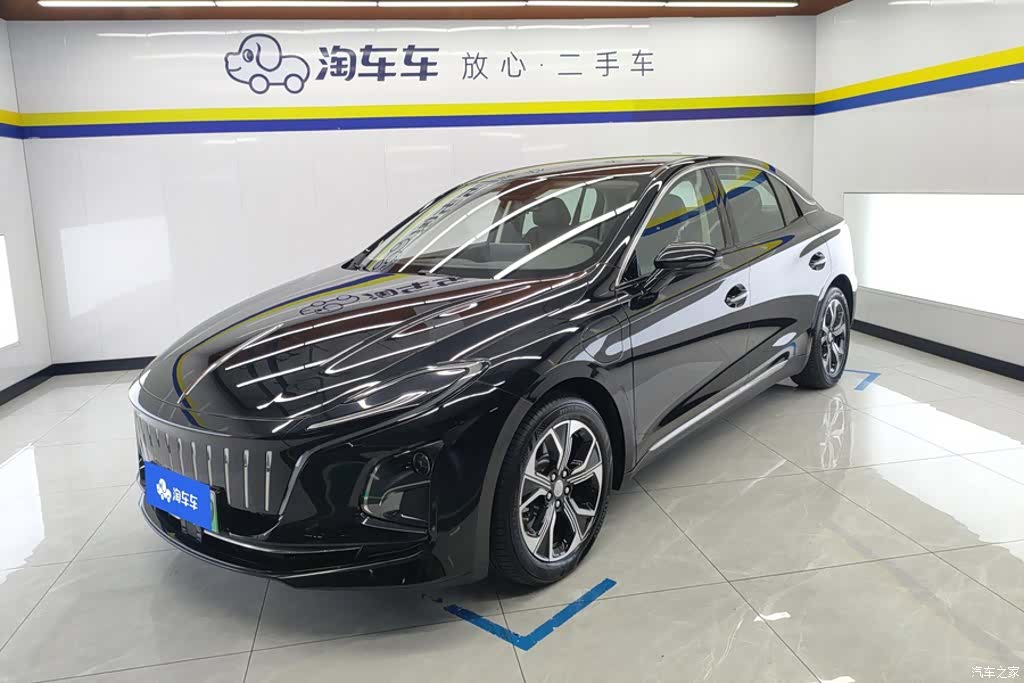 Hongqi QM5