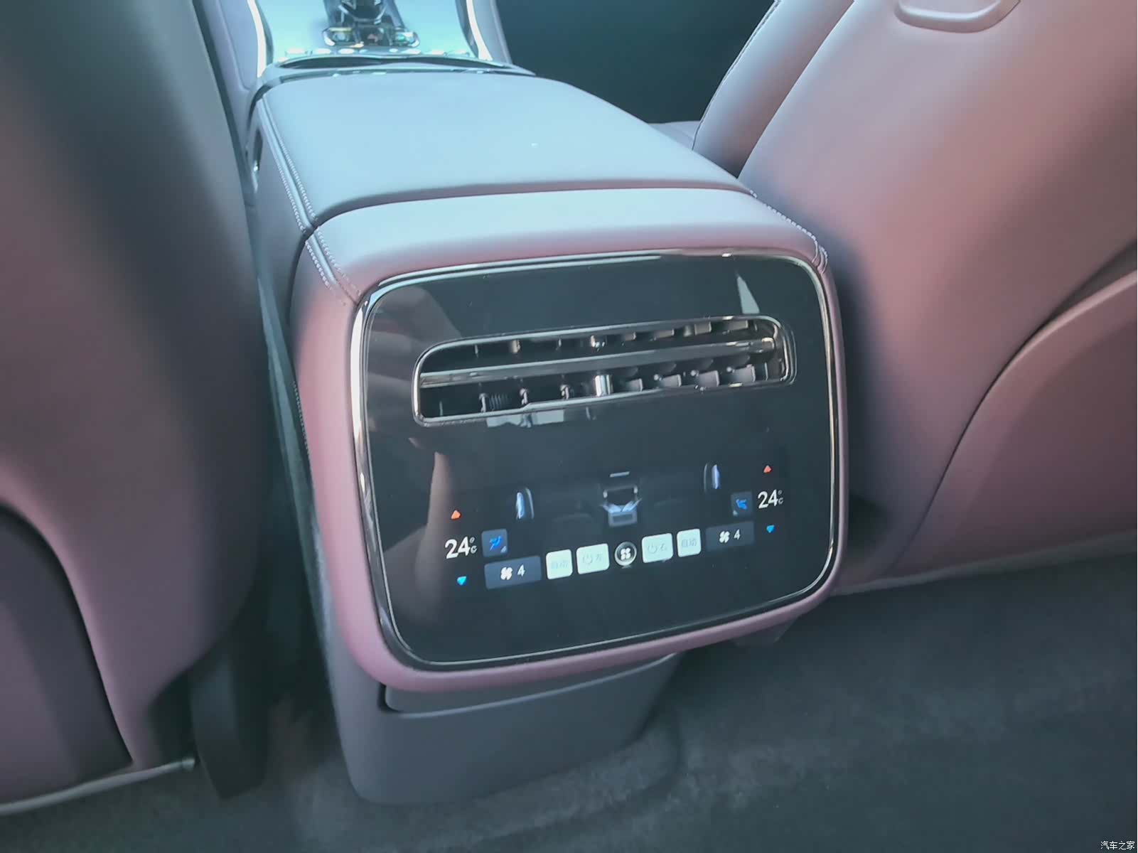 Denza Z9GT, 2025 11