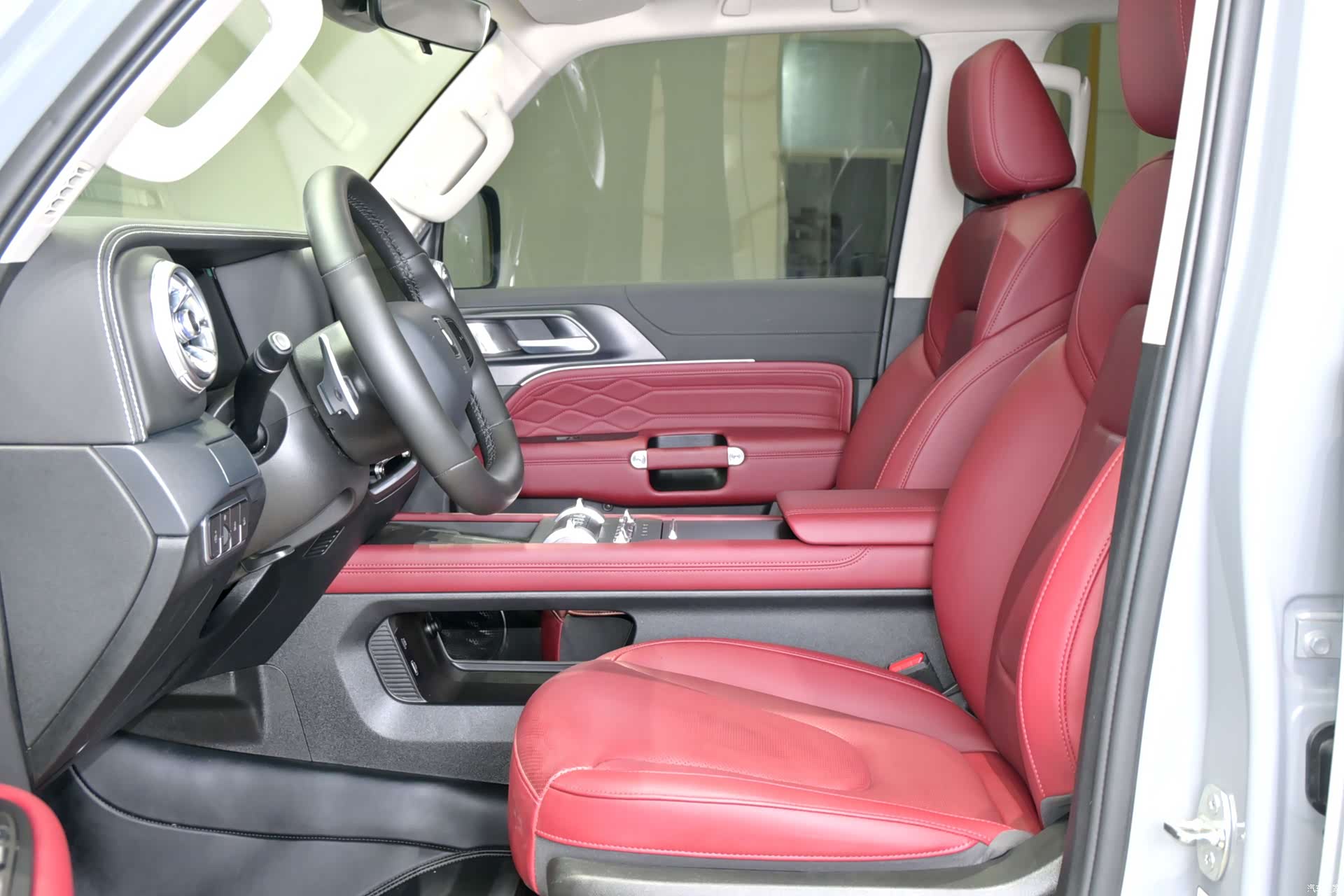 Tank 300, 2025 9