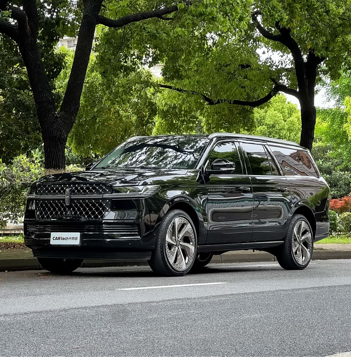 Lincoln Navigator