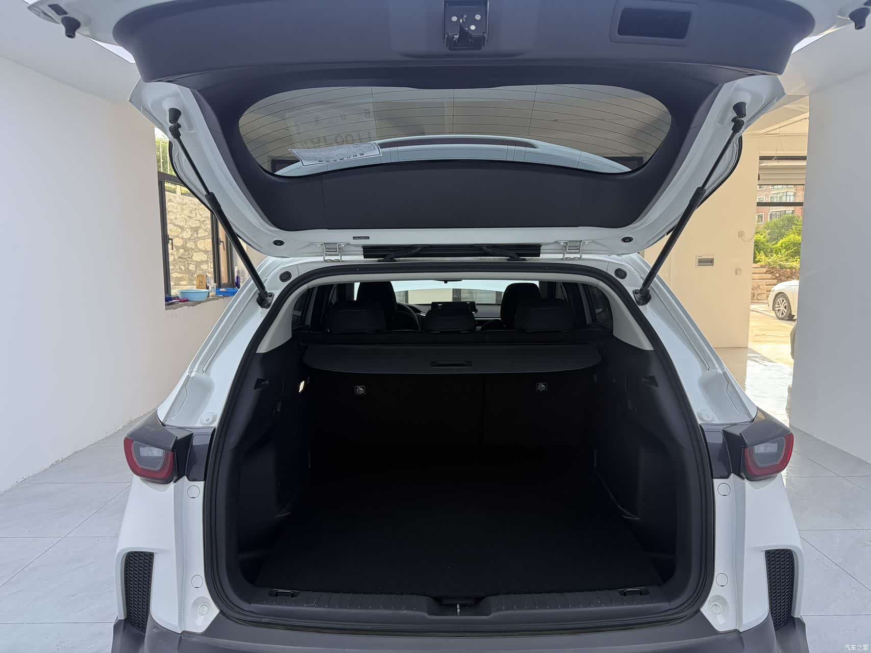 Mazda CX-50, 2023 13