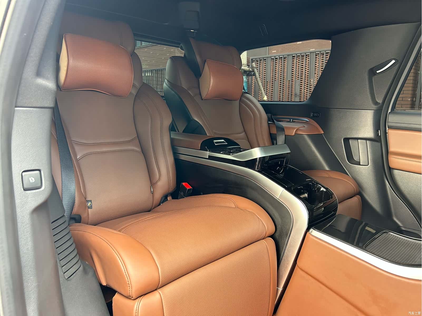 Lincoln Navigator, 2024 13