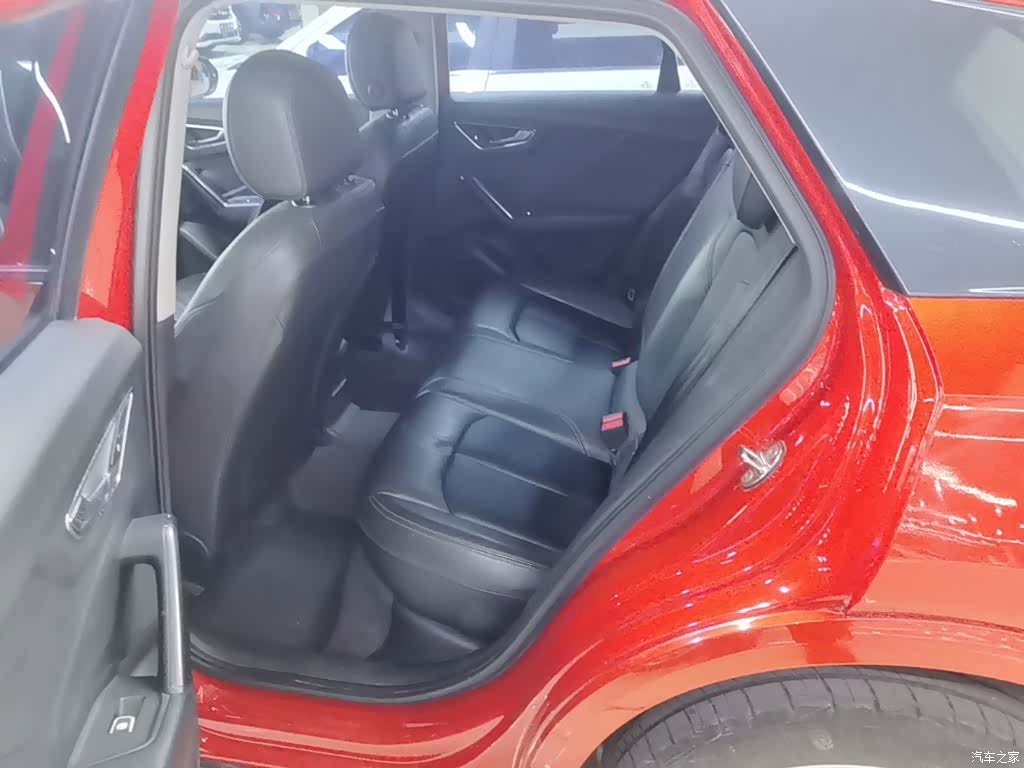 Audi Q2L, 2018 17