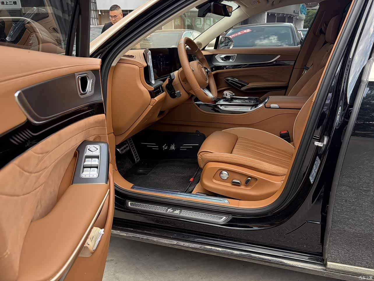 Hongqi H9, 2025 4