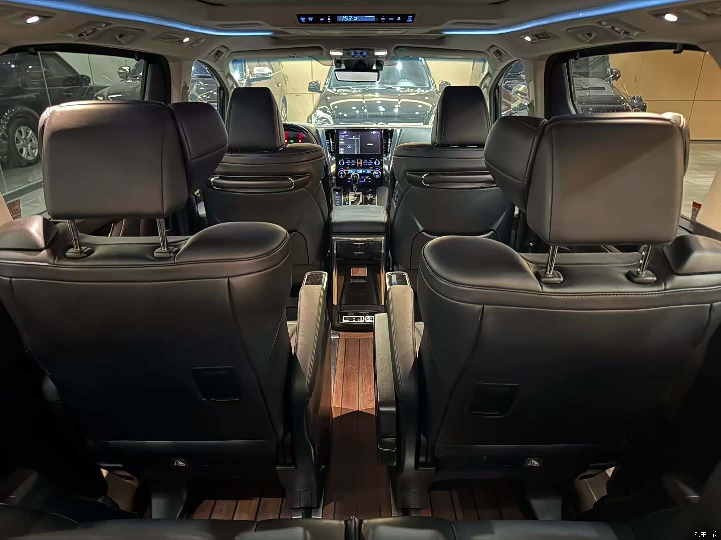 Toyota Alphard, 2021 8