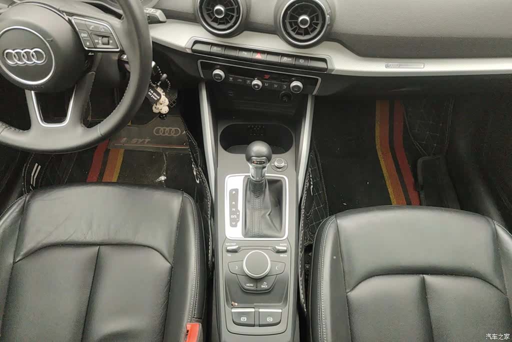 Audi Q2L, 2019 16