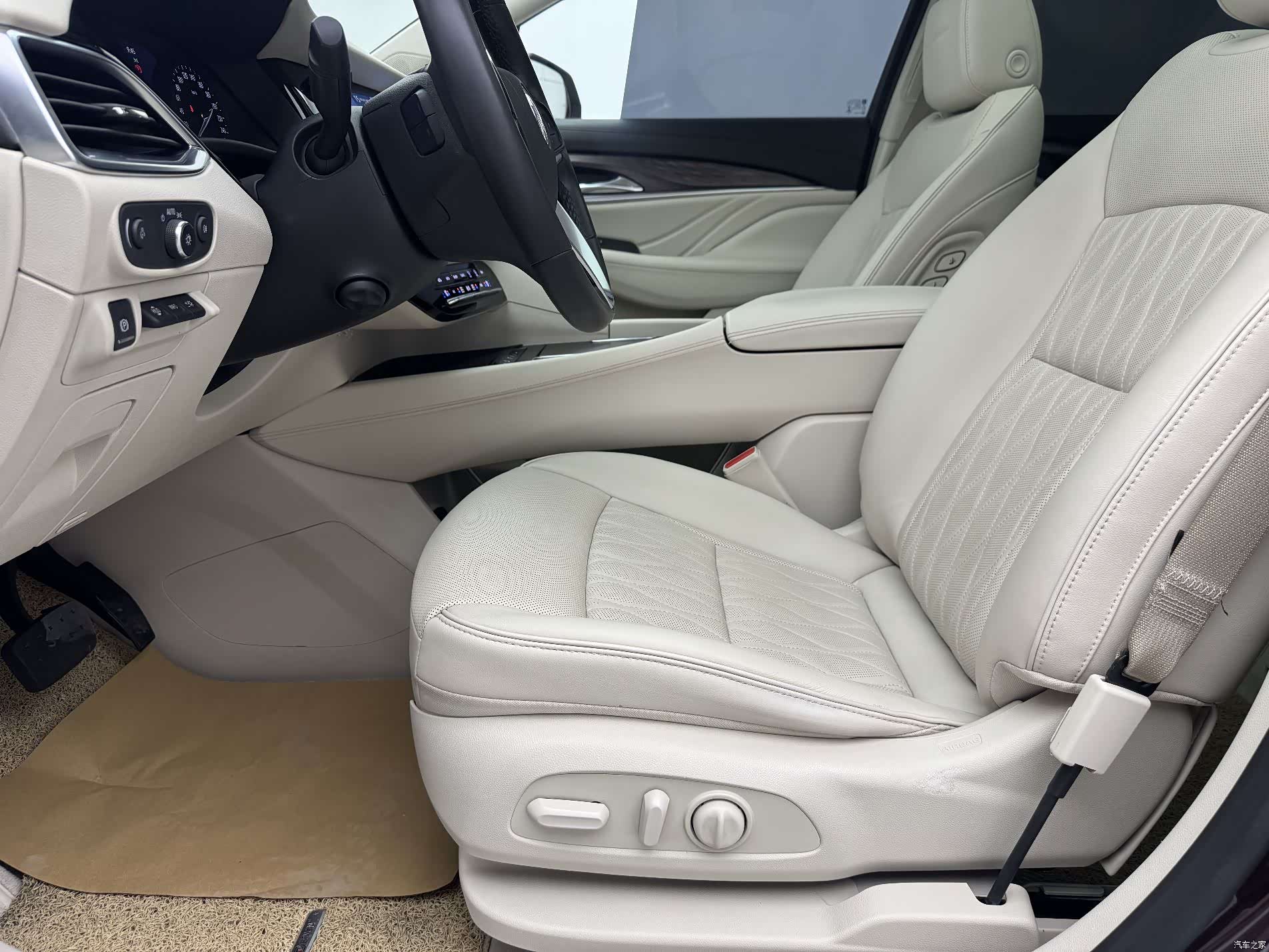 Buick Enclave, 2021 33