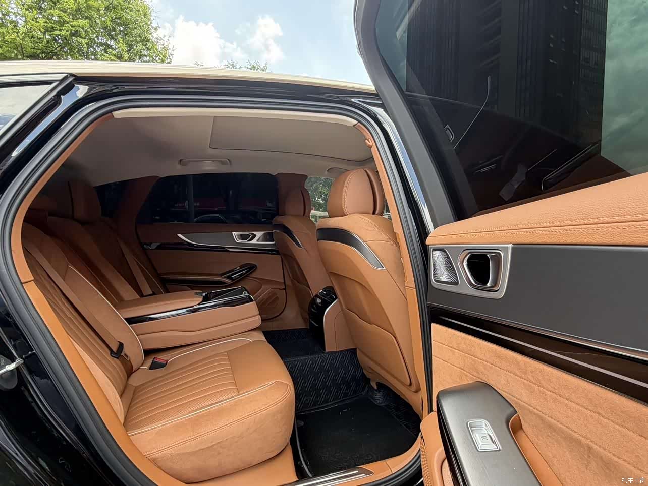 Hongqi H9, 2025 7