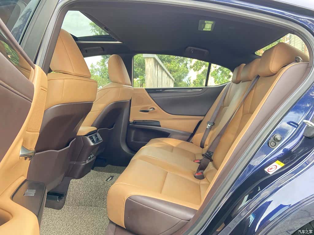 Lexus ES, 2019 6
