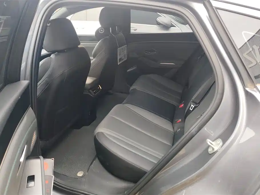BYD Qin L