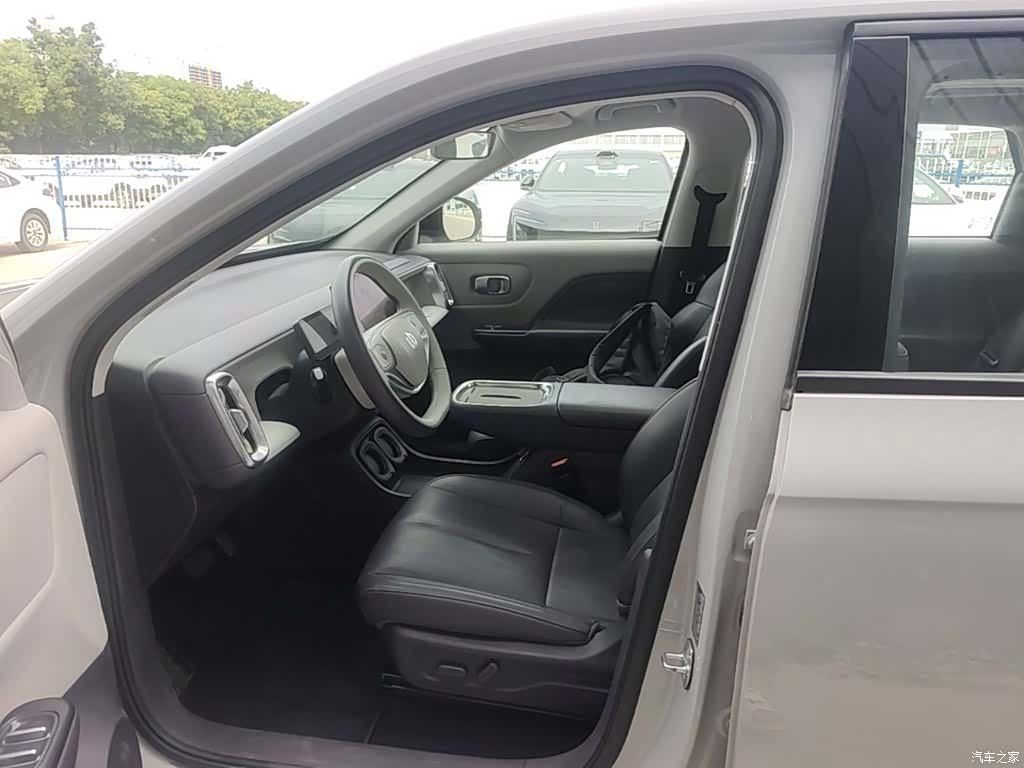 Leapmotor B10, 2025 15