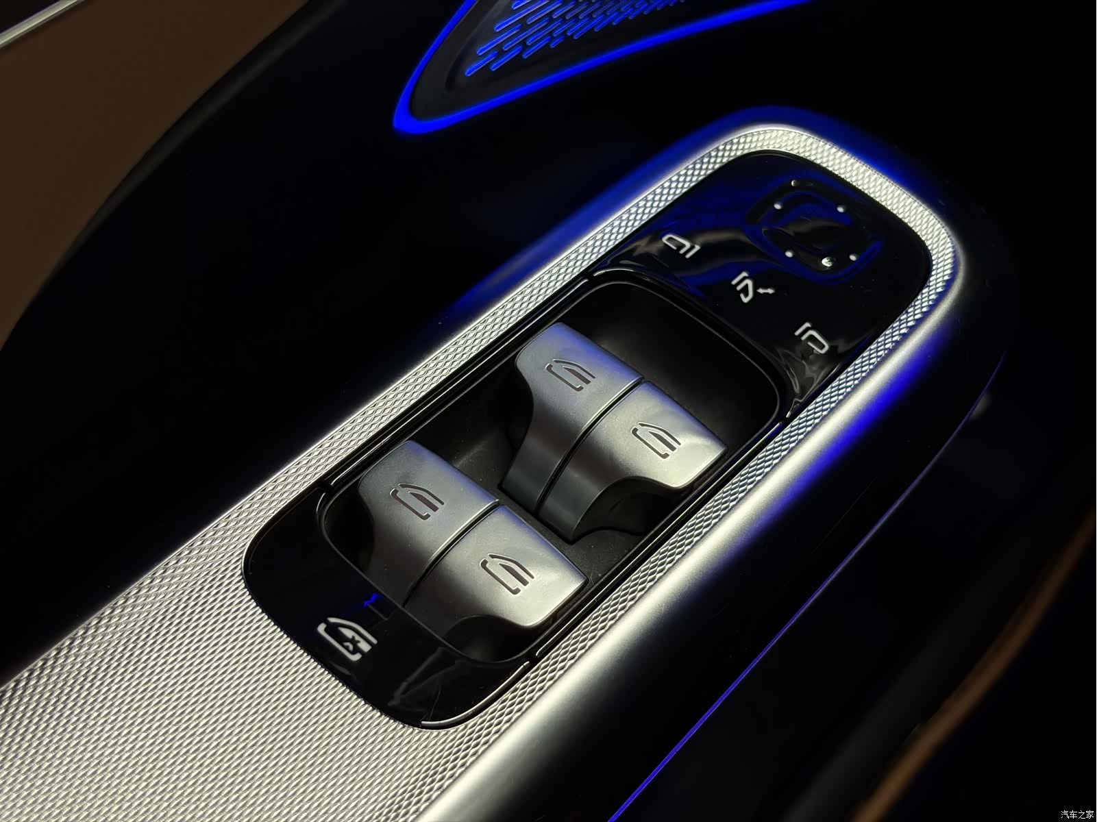 Mercedes-Benz E-Class, 2024 15