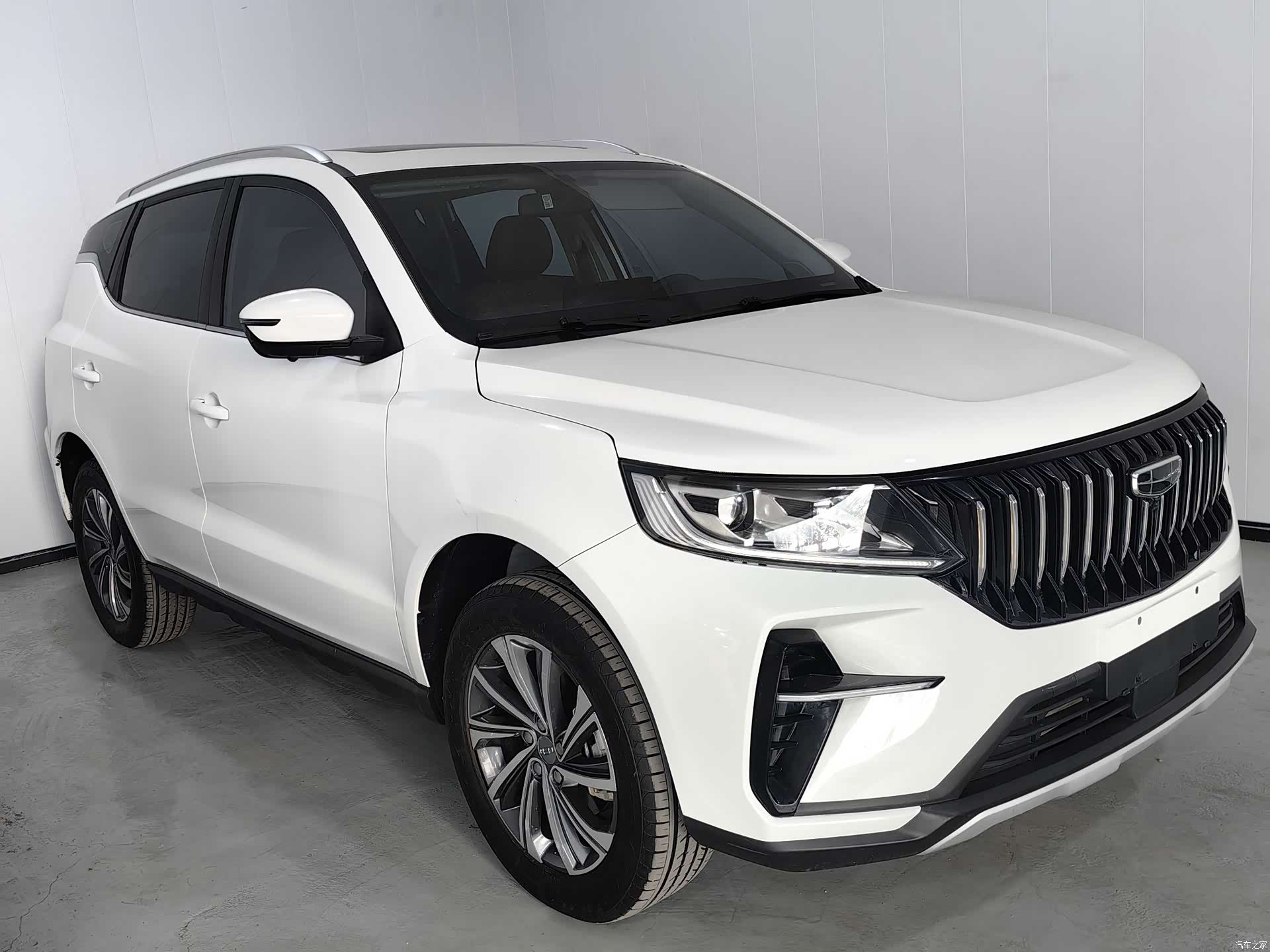 Geely X6, 2022 3