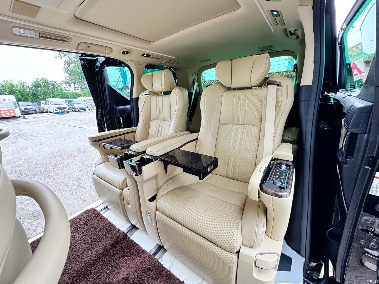 Toyota Alphard, 2021 17