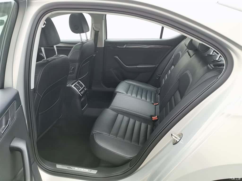 Skoda Superb, 2018 15