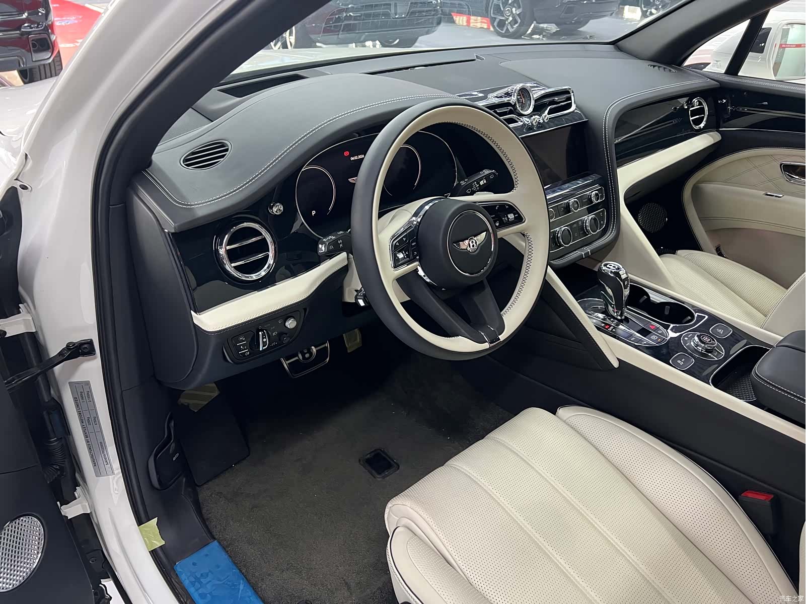 Bentley Bentayga, 2024 7