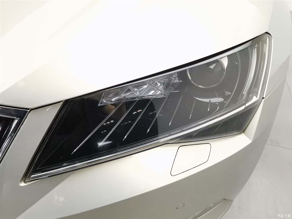 Skoda Superb, 2018 7