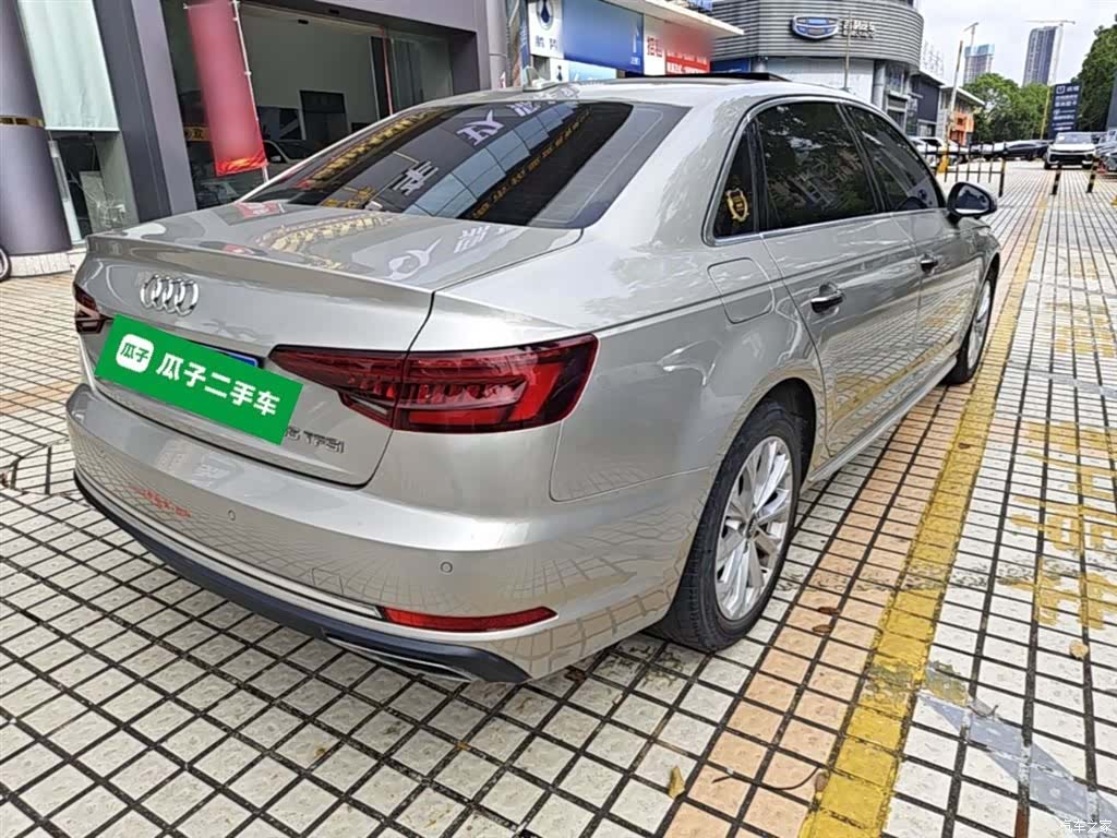 Audi A4L, 2019 7