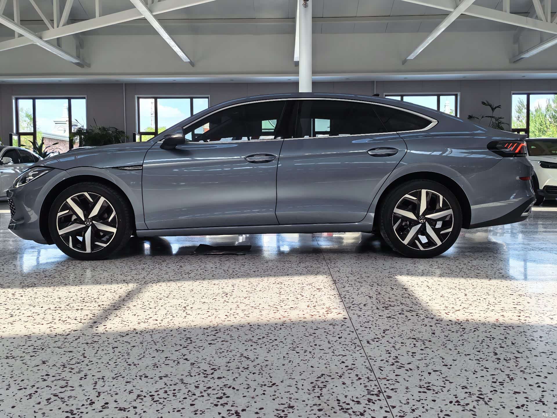 Volkswagen Lamando, 2022 все фото