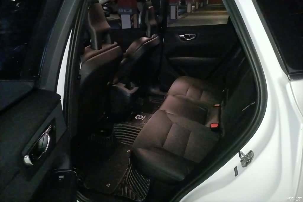 Volvo XC60, 2018 11