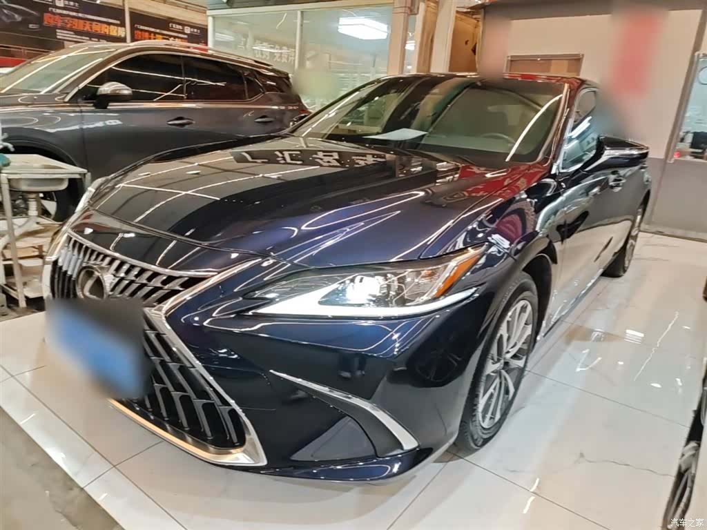 Lexus ES, 2021 1