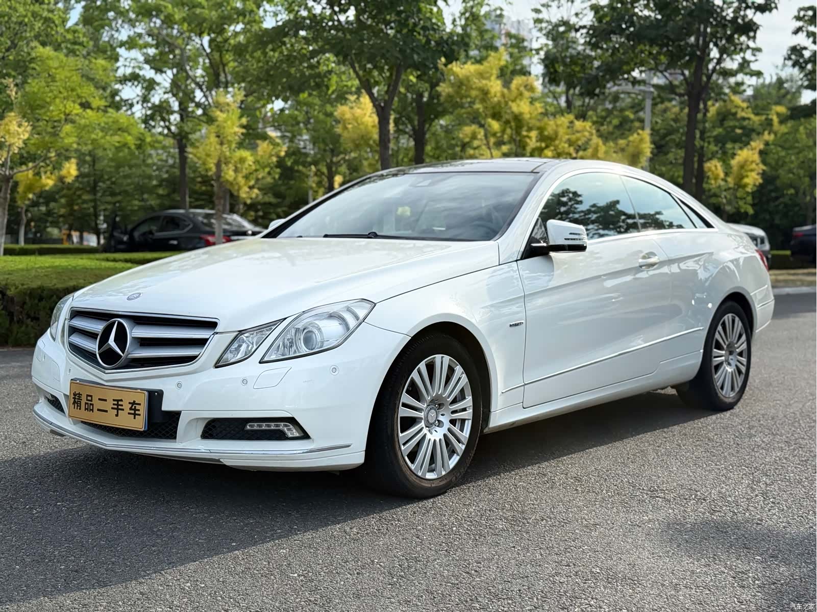 Mercedes-Benz E-Class, 2011 1