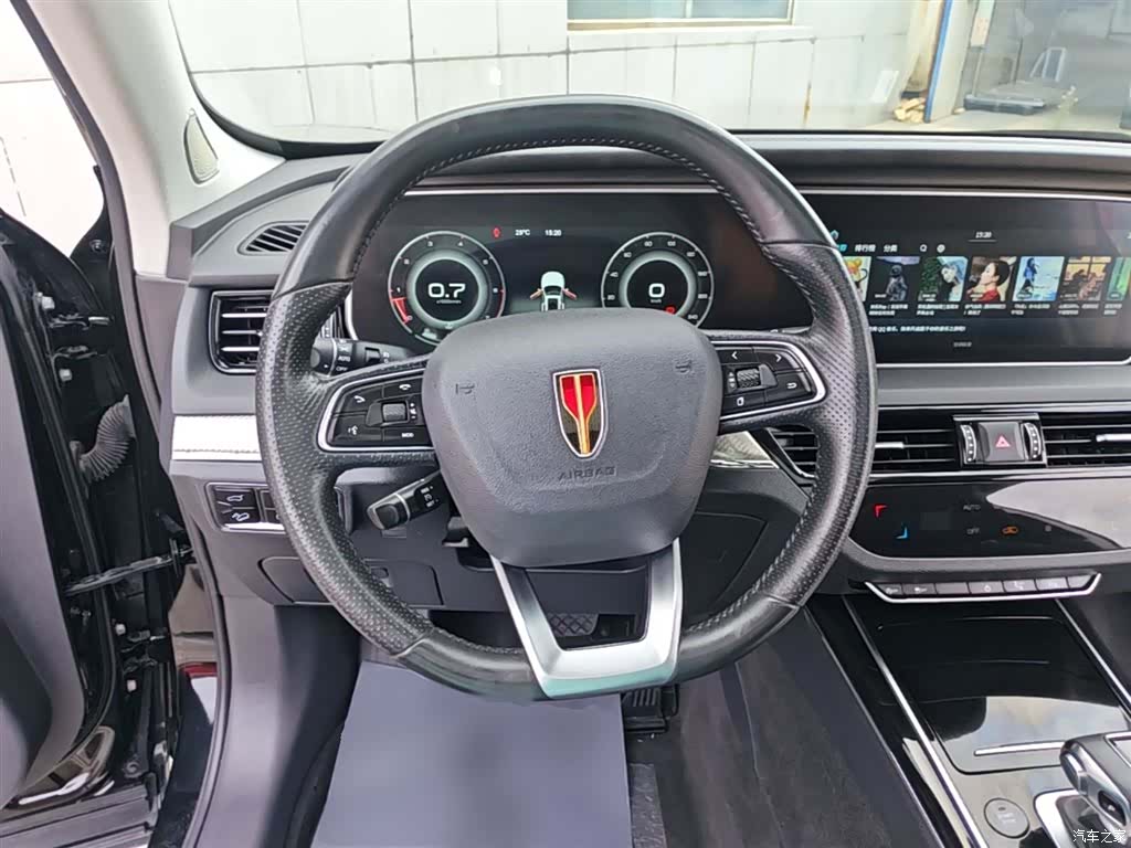 Hongqi HS5, 2020 11