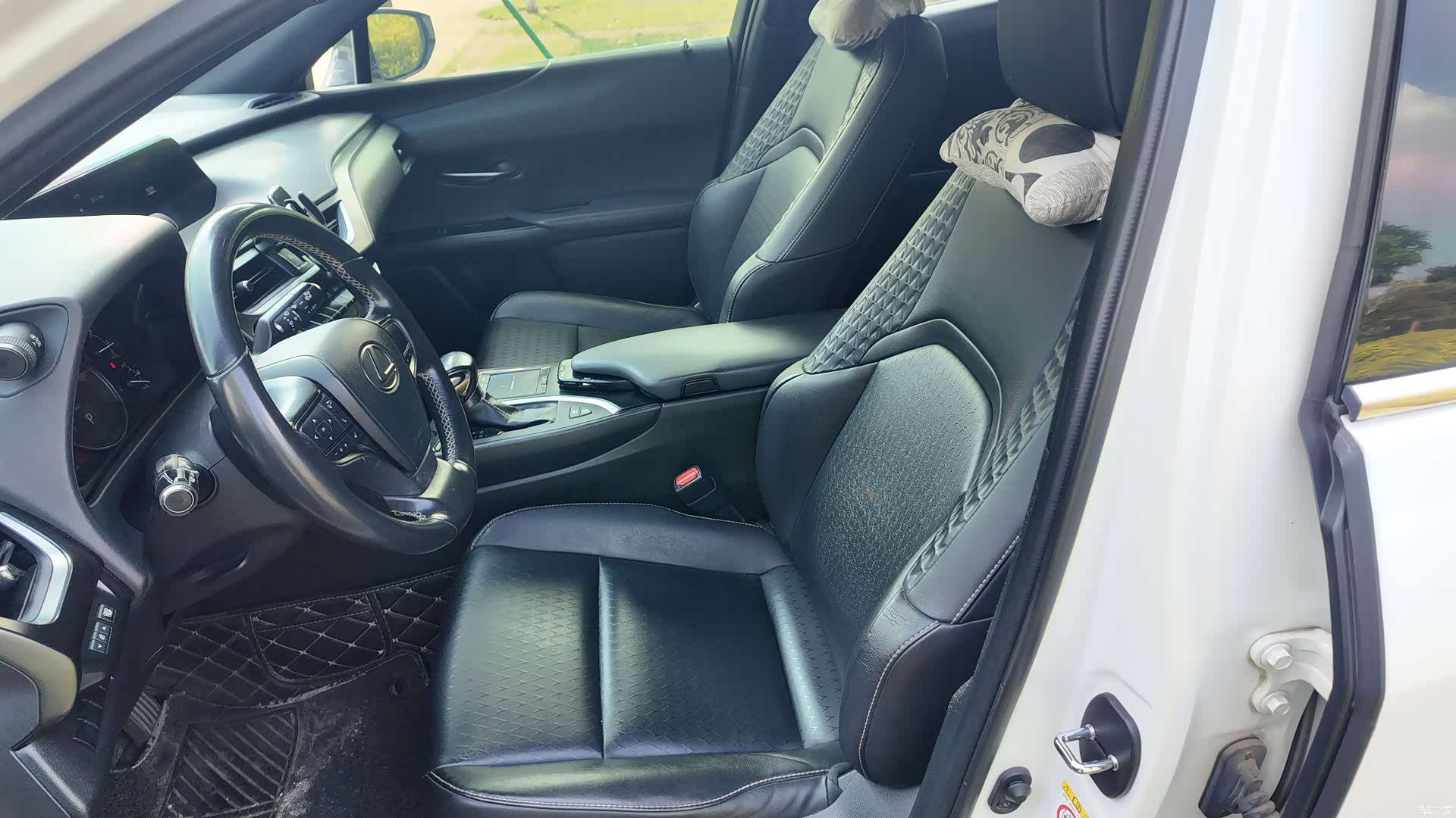 Lexus UX, 2019 50