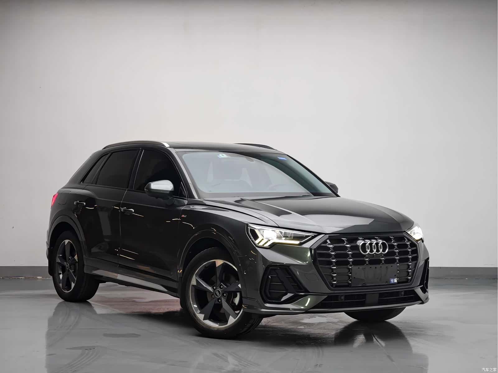 Audi Q3, 2023 3