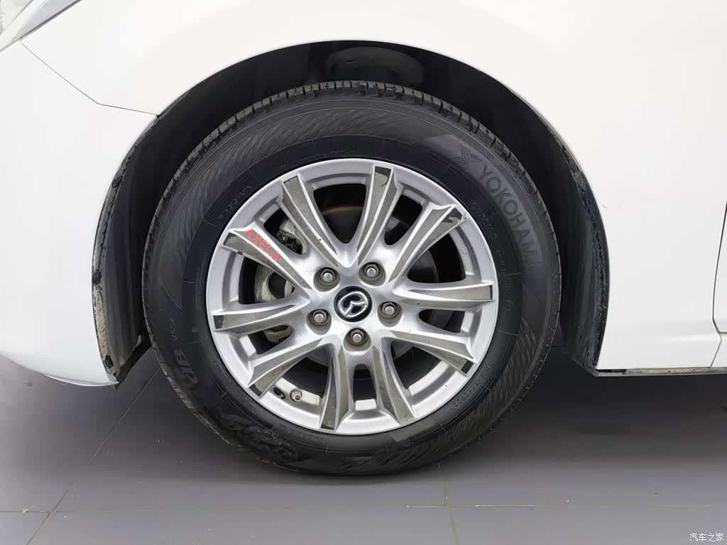 Mazda Mazda3, 2015 17