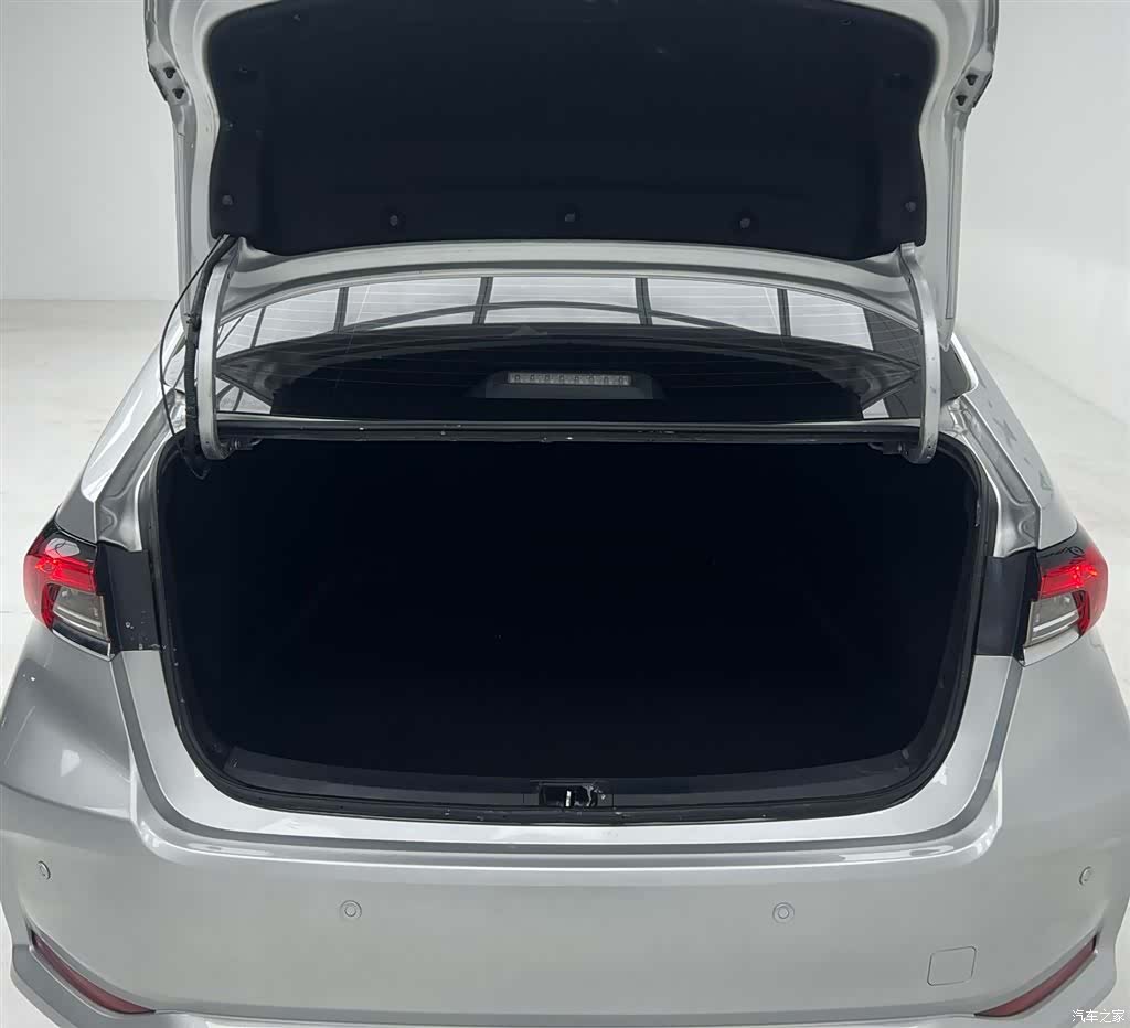 Toyota Corolla, 2023 18