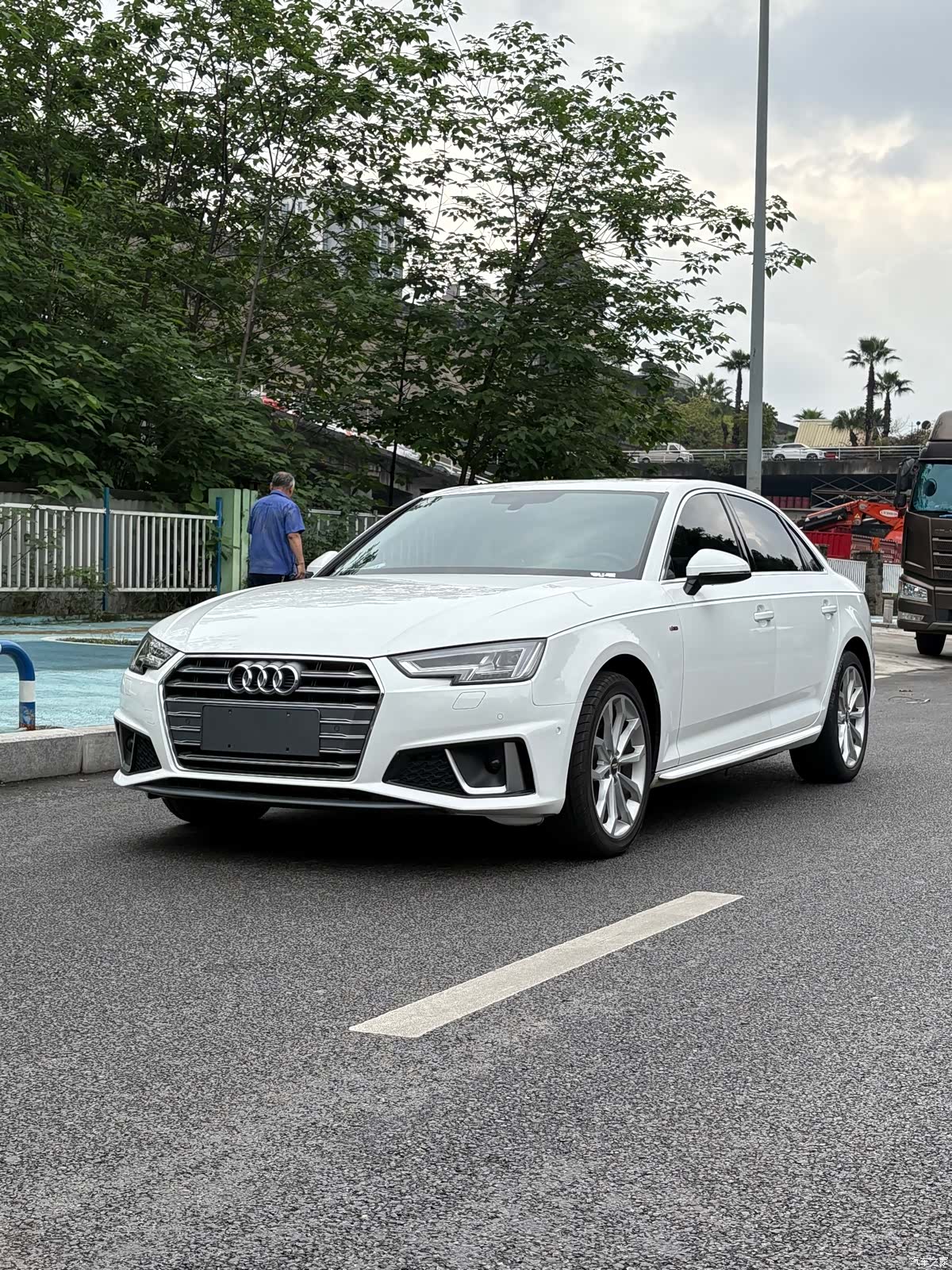 Audi A4L, 2019 1
