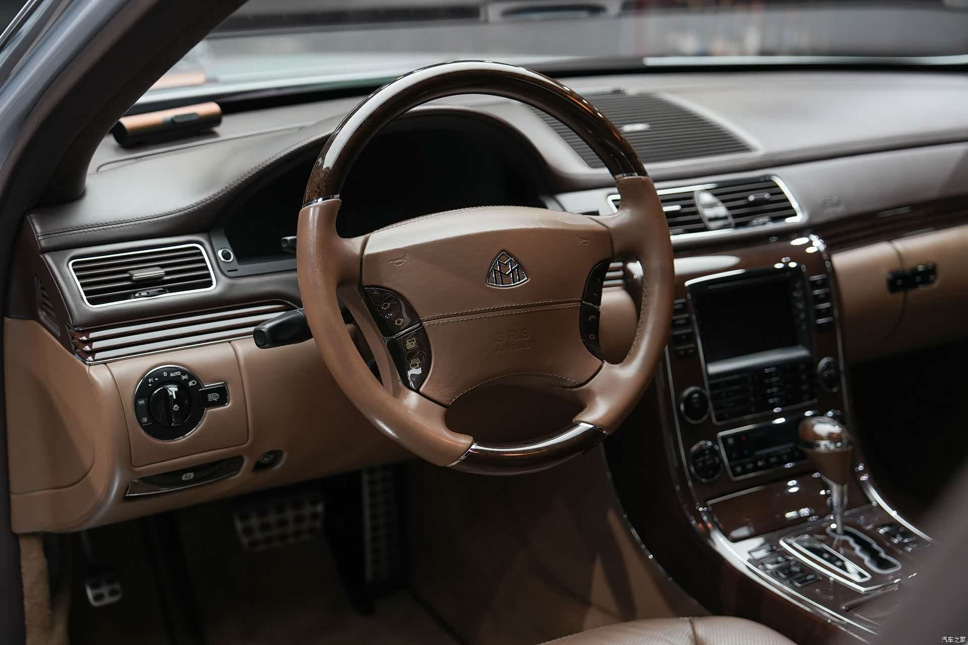 Maybach 57, 2012 25