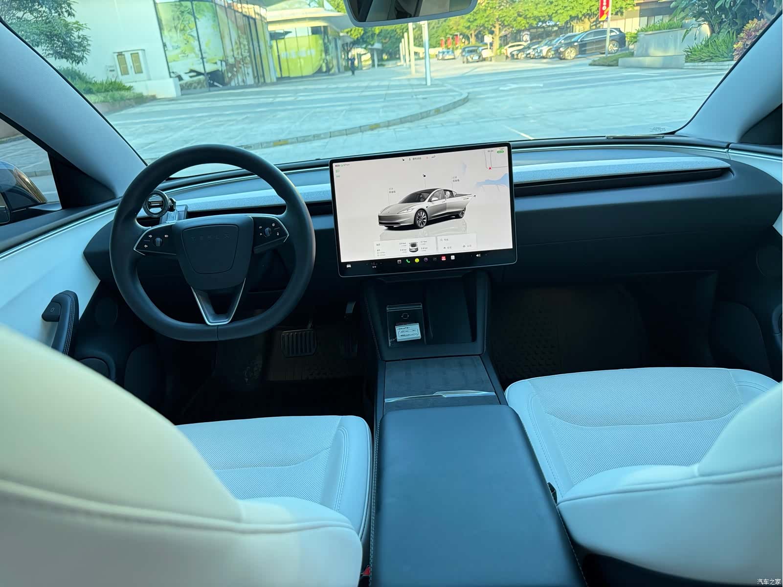 Tesla Model 3, 2024 11