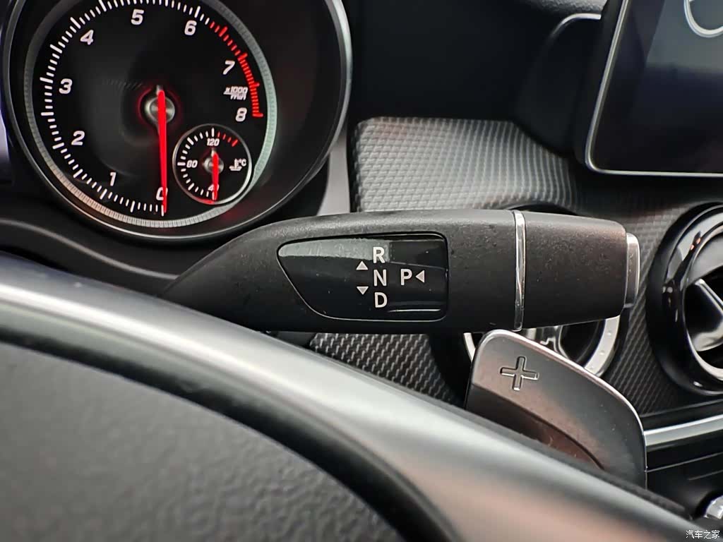 Mercedes-Benz GLA, 2019 13