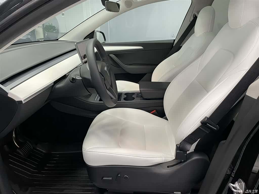 Tesla Model Y, 2022 12
