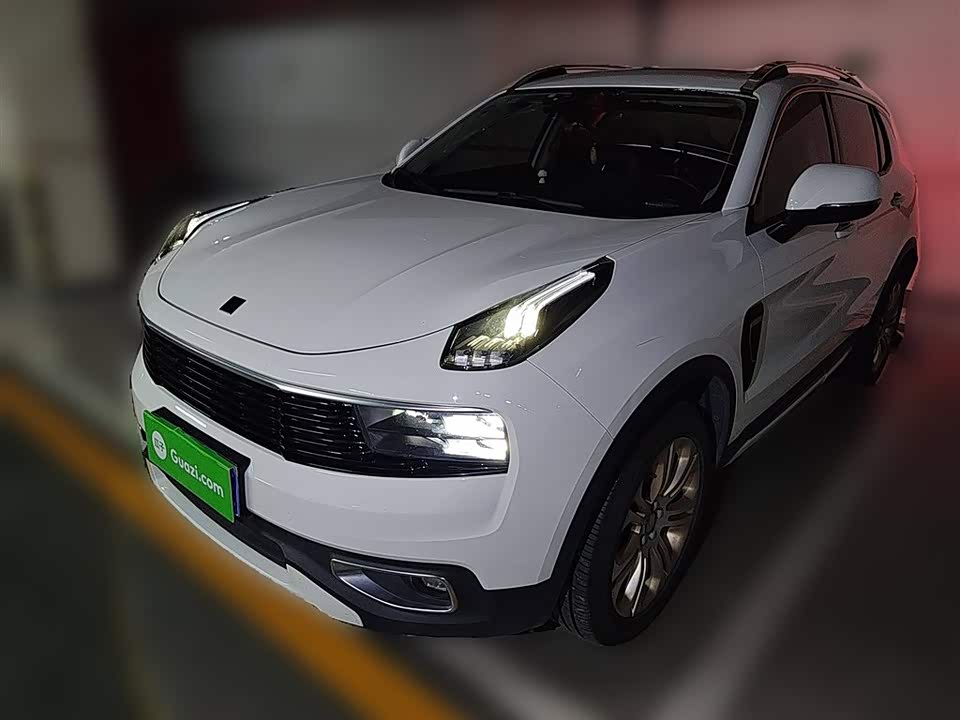 Lynk & Co 01