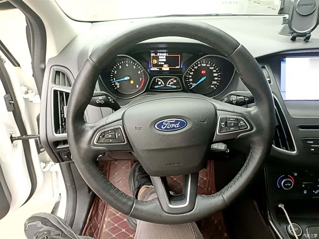 Ford Focus, 2016 11