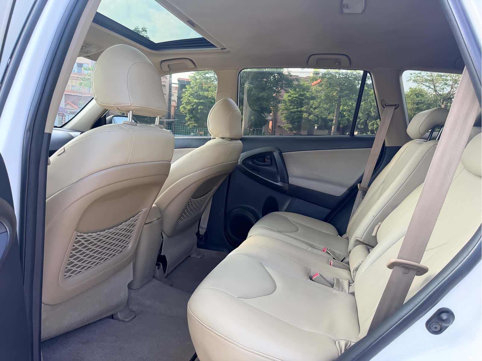 Toyota RAV4, 2012 6