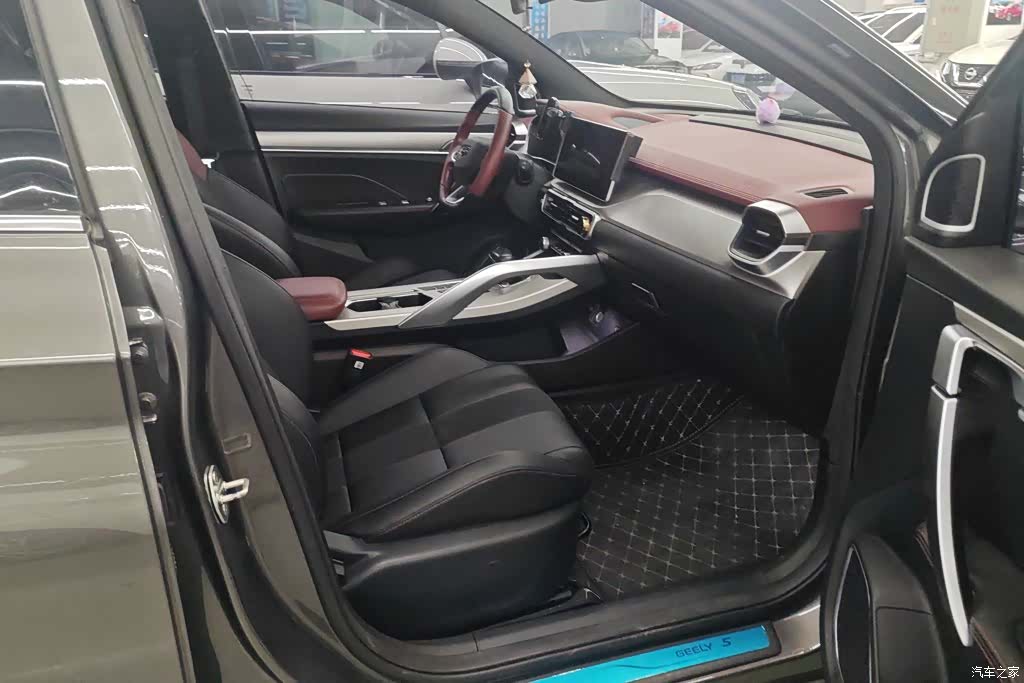 Geely Coolray, 2022 8