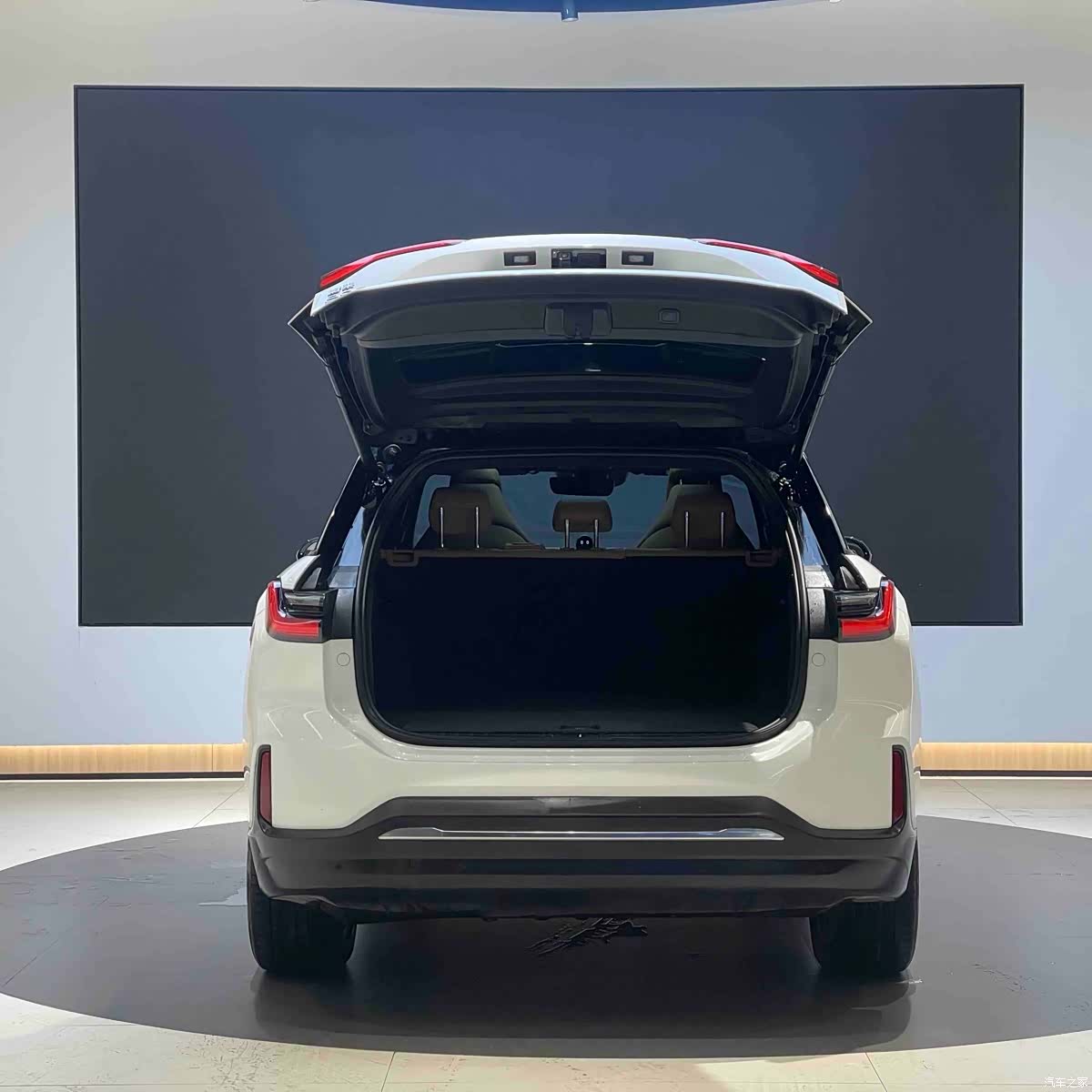NIO ES6, 2022 27